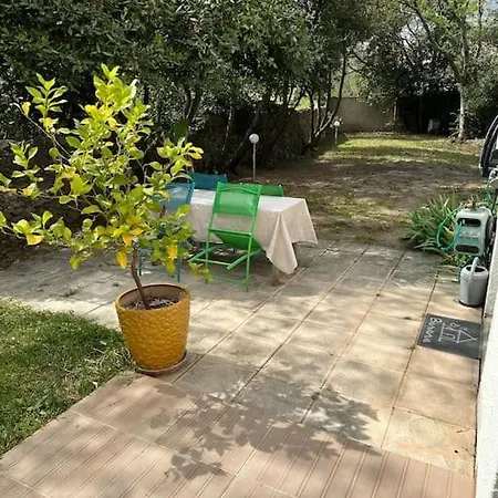 度假居 Maisonnette Avec Parking Et Jacuzzi *