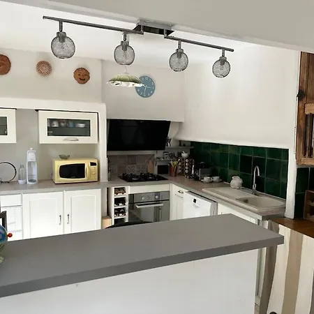 度假居 Maisonnette Avec Parking Et Jacuzzi 尼姆